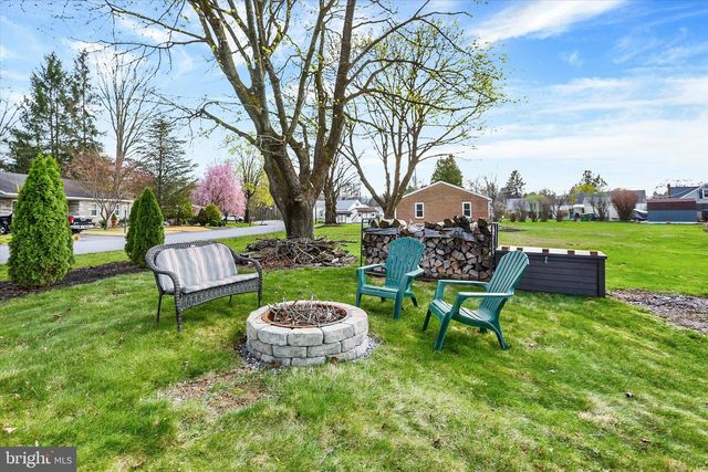 607 WOODLAND AVE, Mt Holly Springs, PA 17065
