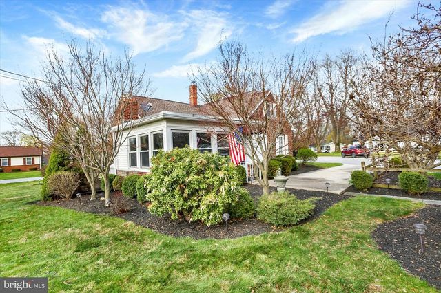 607 WOODLAND AVE, Mt Holly Springs, PA 17065