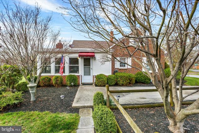 607 WOODLAND AVE, Mt Holly Springs, PA 17065