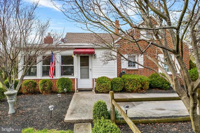 607 WOODLAND AVE, Mt Holly Springs, PA 17065