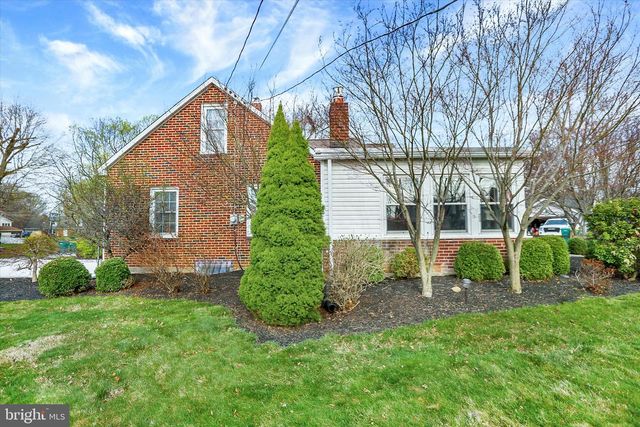 607 WOODLAND AVE, Mt Holly Springs, PA 17065
