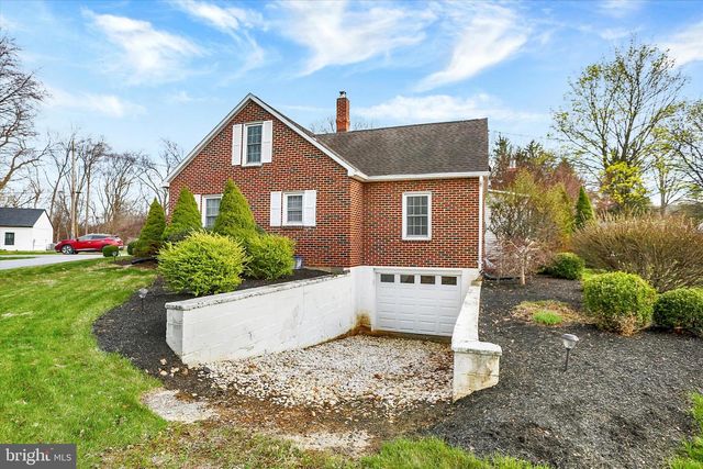 607 WOODLAND AVE, Mt Holly Springs, PA 17065