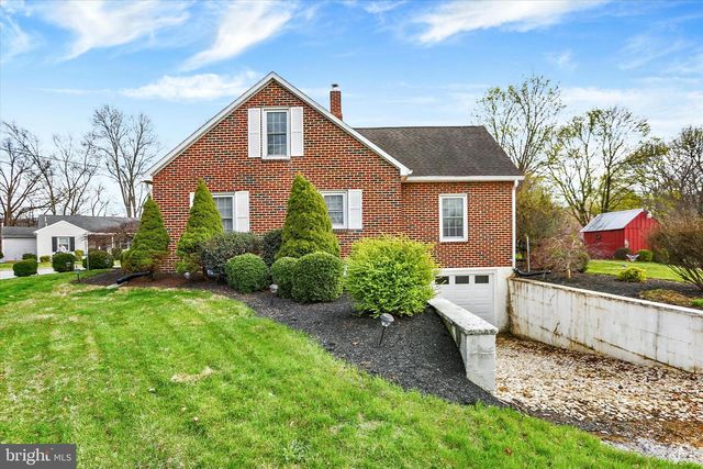 607 WOODLAND AVE, Mt Holly Springs, PA 17065