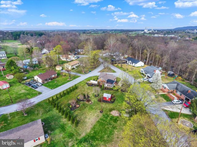607 WOODLAND AVE, Mt Holly Springs, PA 17065