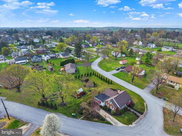 607 WOODLAND AVE, Mt Holly Springs, PA 17065