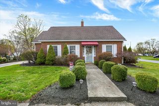 607 WOODLAND AVE, Mt Holly Springs, PA 17065