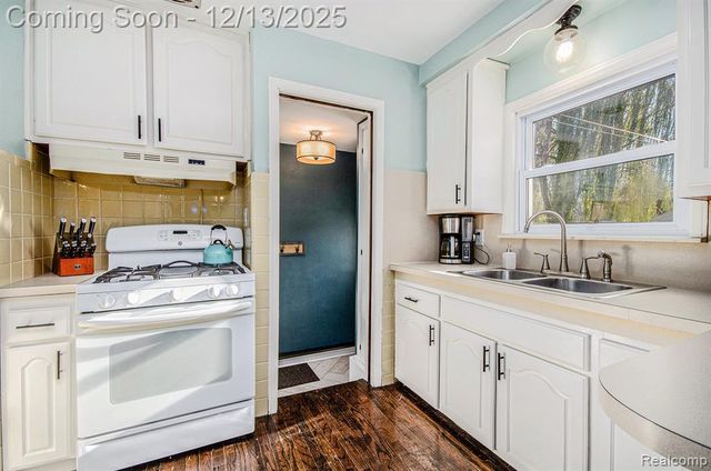 21820 Oconnor Street, Saint Clair Shores, MI 48080