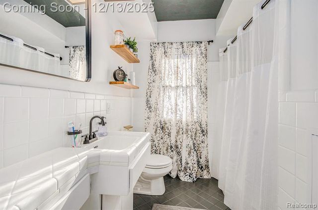 21820 Oconnor Street, Saint Clair Shores, MI 48080