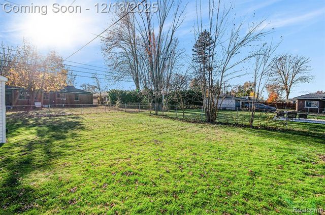 21820 Oconnor Street, Saint Clair Shores, MI 48080