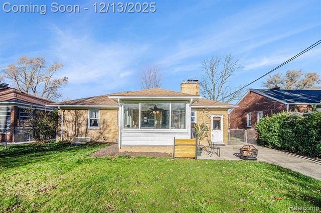 21820 Oconnor Street, Saint Clair Shores, MI 48080