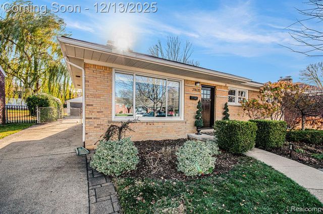 21820 Oconnor Street, Saint Clair Shores, MI 48080