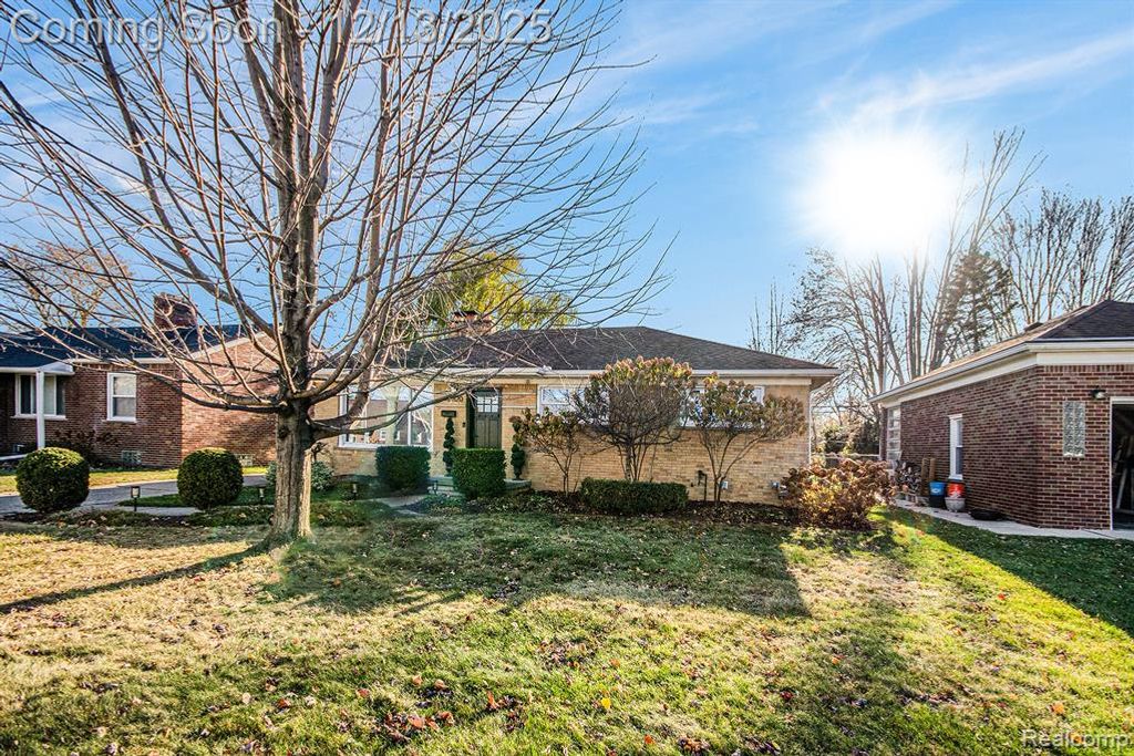 21820 Oconnor Street, Saint Clair Shores, MI 48080