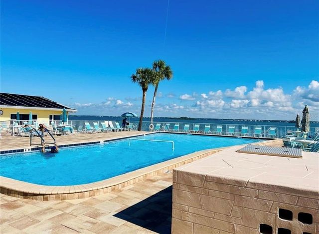 2 CAUSEWAY BOULEVARD 101, Dunedin, FL 34698