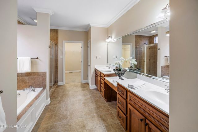 1205 Bishops View Lane, Knoxville, TN 37932