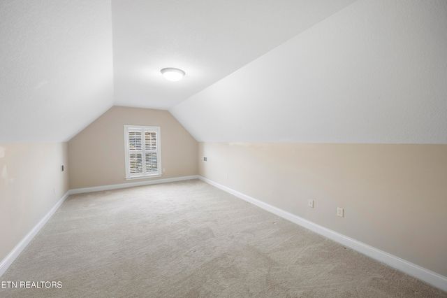 1205 Bishops View Lane, Knoxville, TN 37932