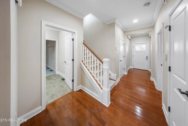 1205 Bishops View Lane, Knoxville, TN 37932