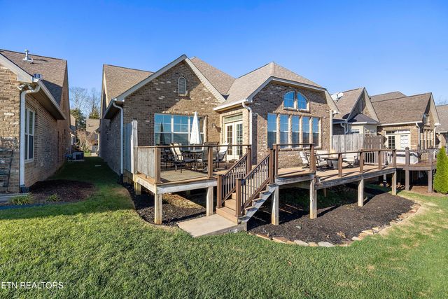 1205 Bishops View Lane, Knoxville, TN 37932