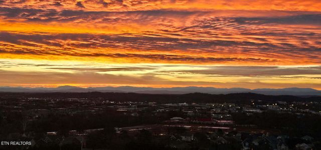 1205 Bishops View Lane, Knoxville, TN 37932