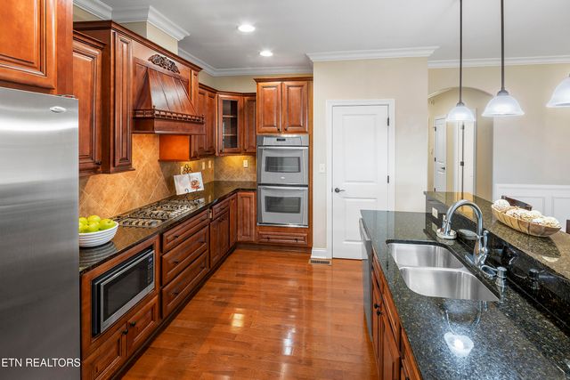 1205 Bishops View Lane, Knoxville, TN 37932