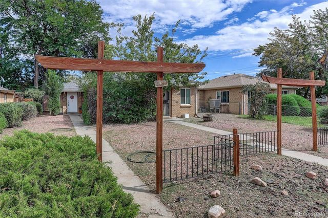 2314 Newport Street, Denver, CO 80207