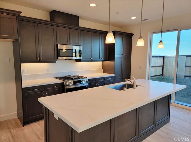 719 Manor Lane, Paso Robles, CA 93446