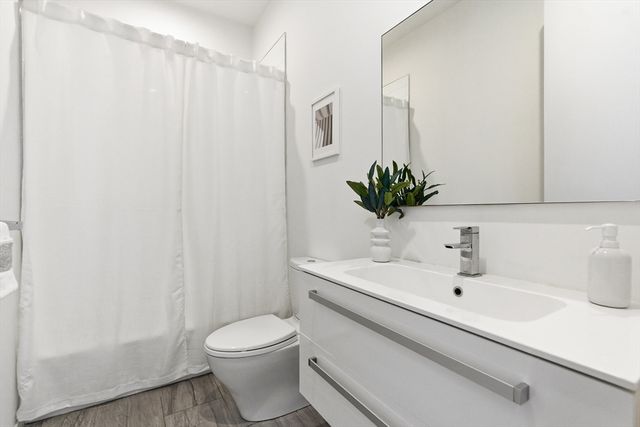 14 I Street 7, Boston, MA 02127