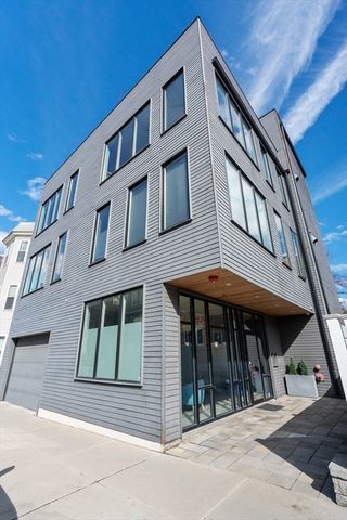 14 I Street 7, Boston, MA 02127