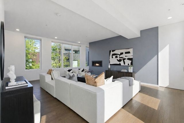 14 I Street 7, Boston, MA 02127