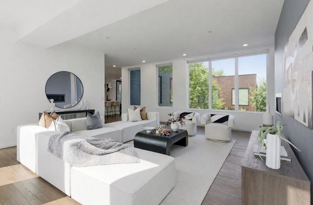 14 I Street 7, Boston, MA 02127