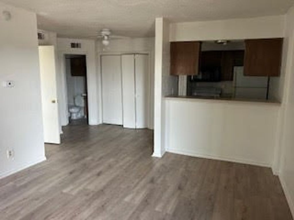 9520 Royal Lane 306, Dallas, TX 75243