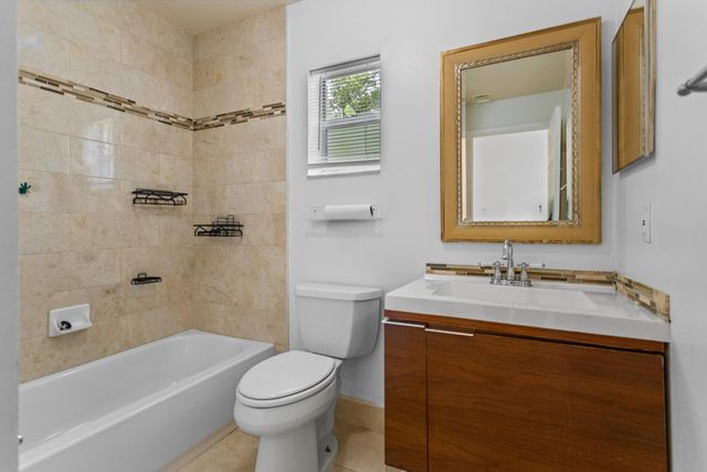 13945 LANGLEY Place, Davie, FL 33325