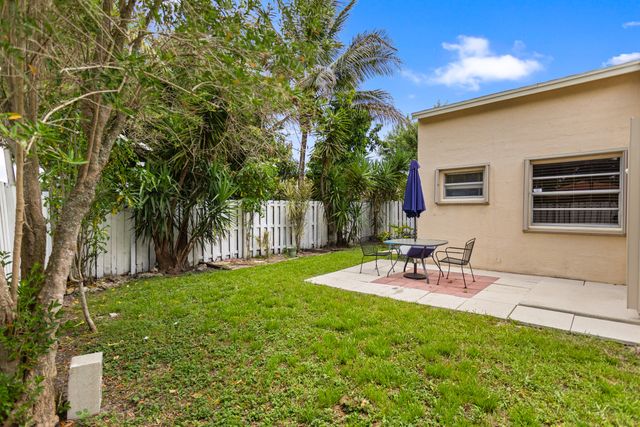 13945 LANGLEY Place, Davie, FL 33325