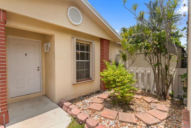13945 LANGLEY Place, Davie, FL 33325