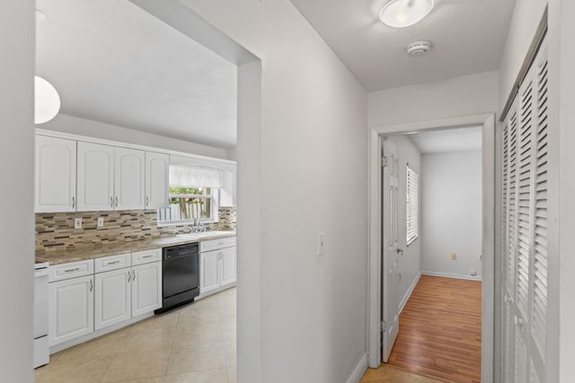 13945 LANGLEY Place, Davie, FL 33325