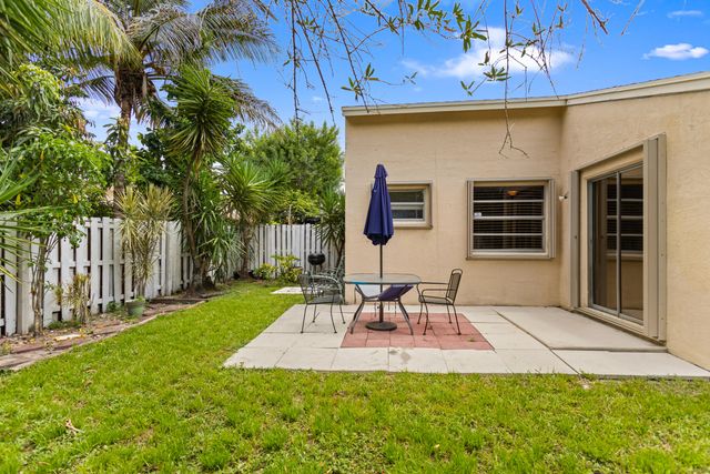 13945 LANGLEY Place, Davie, FL 33325