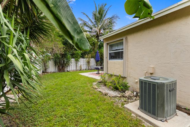 13945 LANGLEY Place, Davie, FL 33325