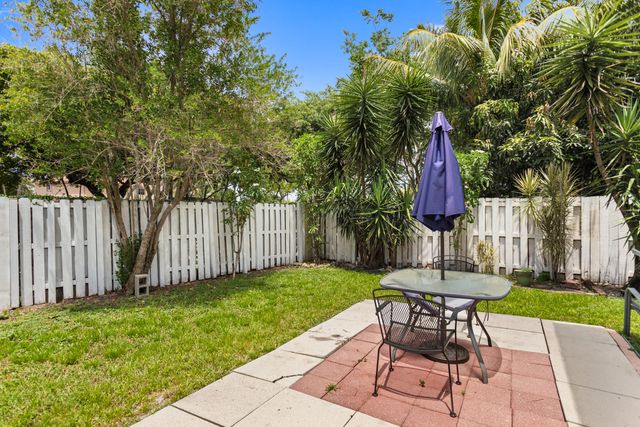 13945 LANGLEY Place, Davie, FL 33325