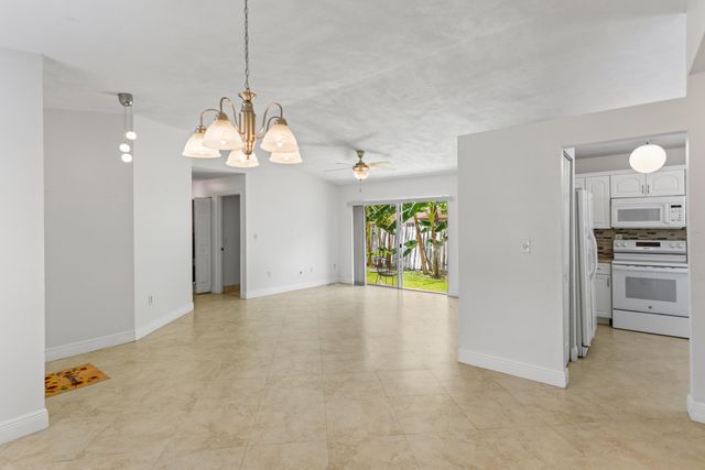 13945 LANGLEY Place, Davie, FL 33325