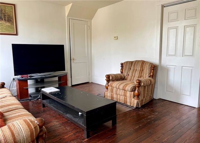 331-333 Bracken Ave, Brentwood, PA 15227
