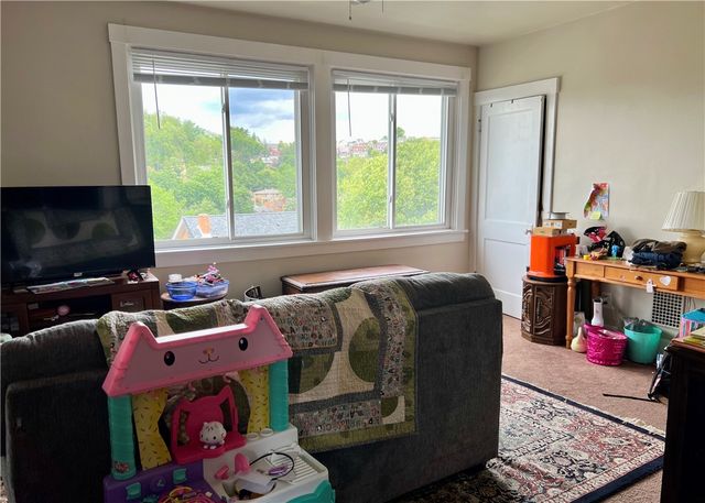 331-333 Bracken Ave, Brentwood, PA 15227