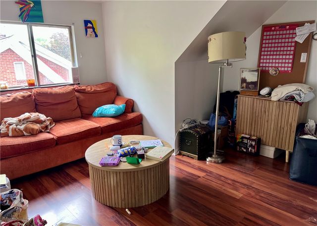 331-333 Bracken Ave, Brentwood, PA 15227