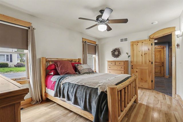 49476 Fairbanks Avenue, Paw Paw, MI 49079