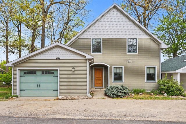 49476 Fairbanks Avenue, Paw Paw, MI 49079