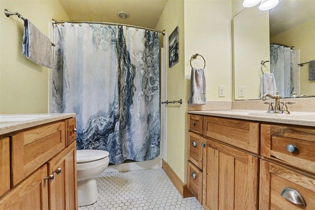 49476 Fairbanks Avenue, Paw Paw, MI 49079