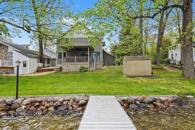 49476 Fairbanks Avenue, Paw Paw, MI 49079
