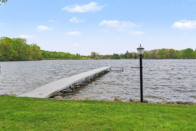 49476 Fairbanks Avenue, Paw Paw, MI 49079