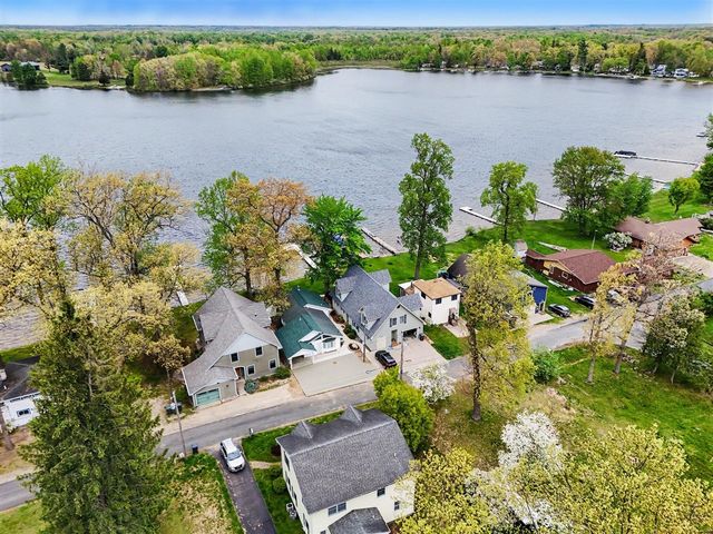 49476 Fairbanks Avenue, Paw Paw, MI 49079