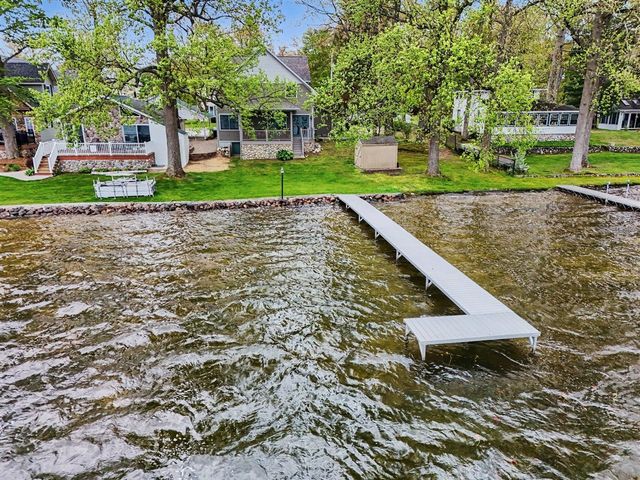 49476 Fairbanks Avenue, Paw Paw, MI 49079