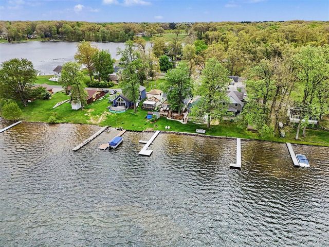 49476 Fairbanks Avenue, Paw Paw, MI 49079