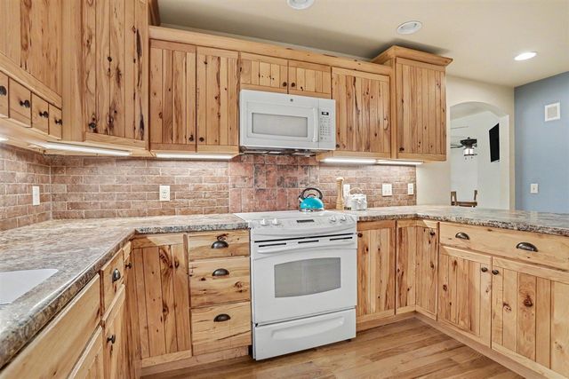 49476 Fairbanks Avenue, Paw Paw, MI 49079